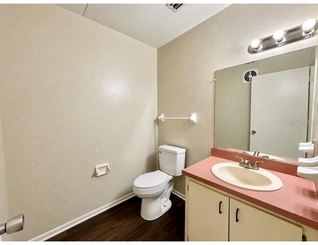 Building Photo - 5850 Cypress Gardens Blvd