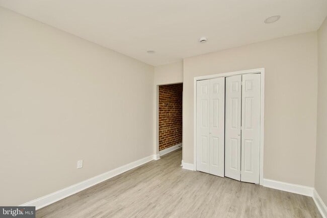 Building Photo - 2208 Mt Royal Terrace