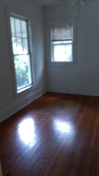 bedroom - 311 SW 3rd Ave