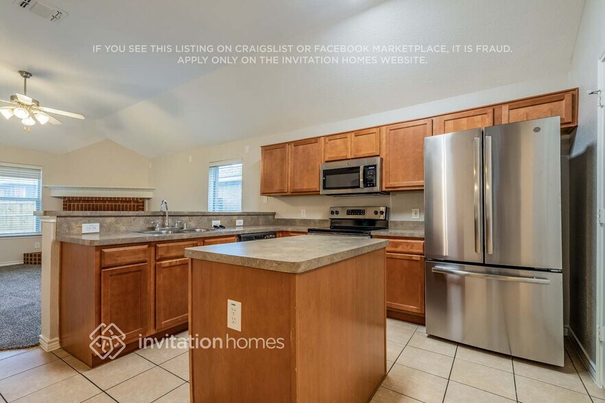 Building Photo - 3849 Cedar Falls Dr