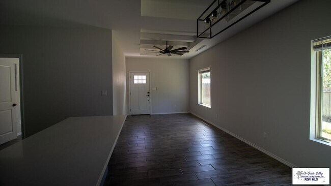 Building Photo - 312 E Magnolia Ave