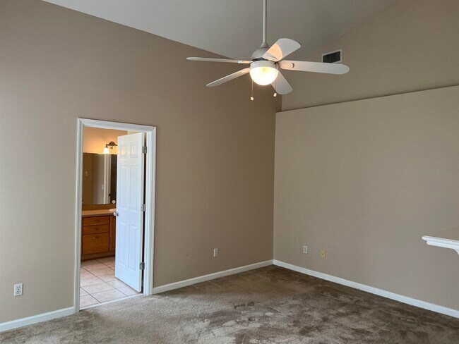 Building Photo - 1035 Winter Ln