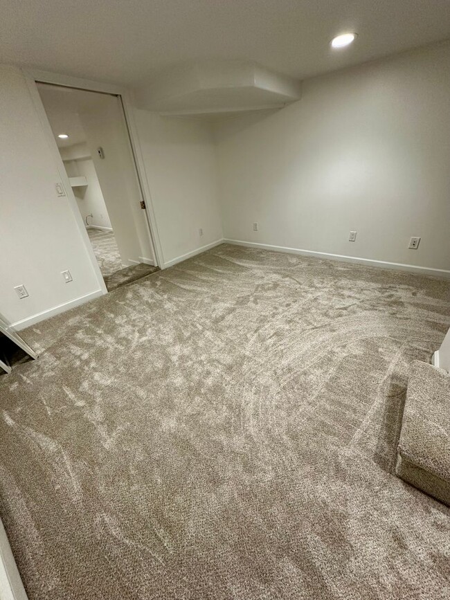 Building Photo - 3 Bedroom Home in Fairbanks for Rent!