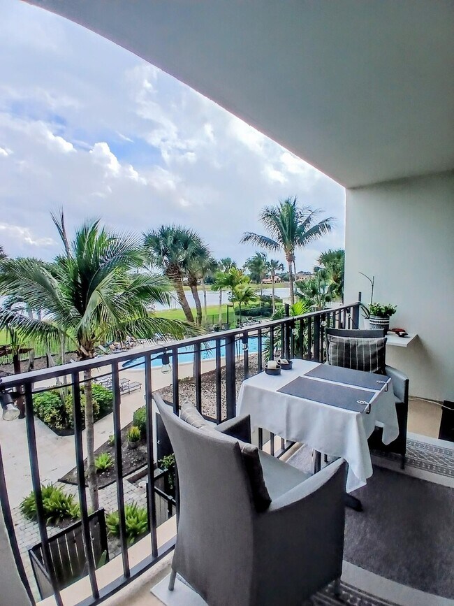 Building Photo - 1830 Embassy Dr