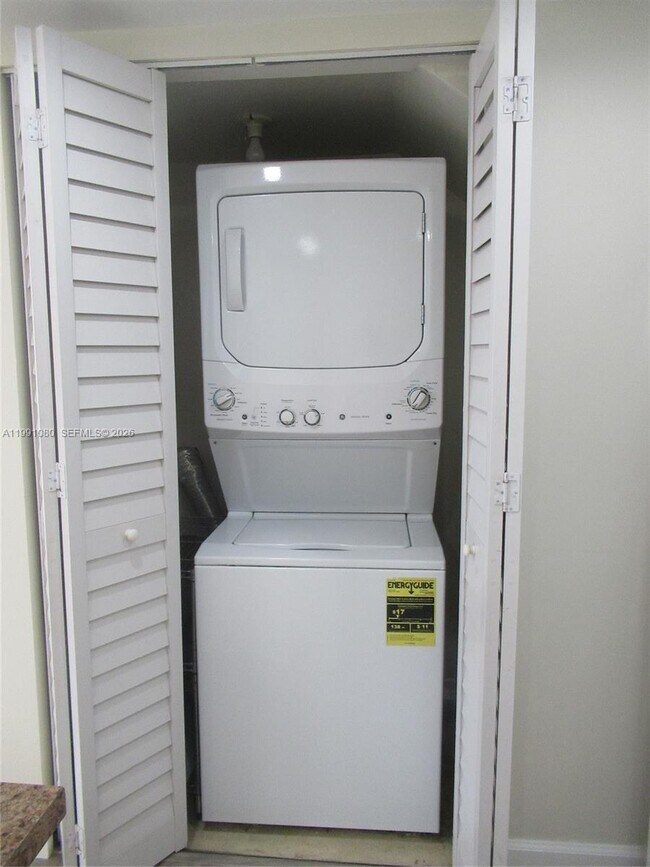 Building Photo - 6825 SW 45th Ln