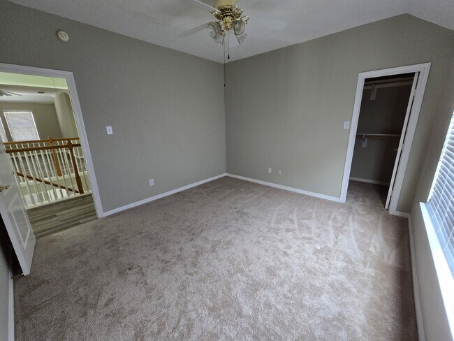 Building Photo - 2126 Blue Water Bay Dr