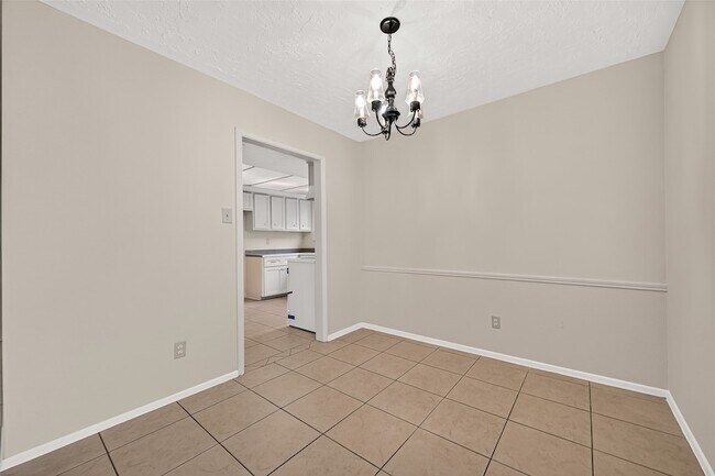Building Photo - 8638 Little River Rd