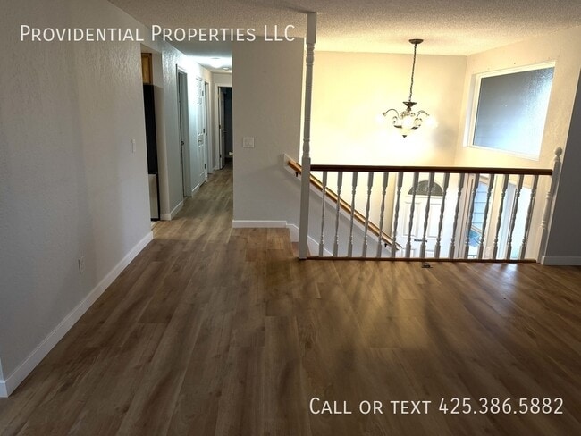 Building Photo - 12914 NE 136th St