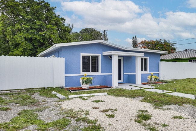 Building Photo - 12415 NW 20th Ct