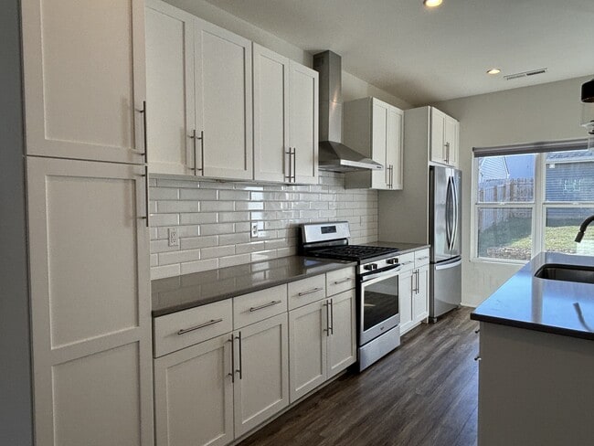 Primary Photo - 56 Central Greens Blvd