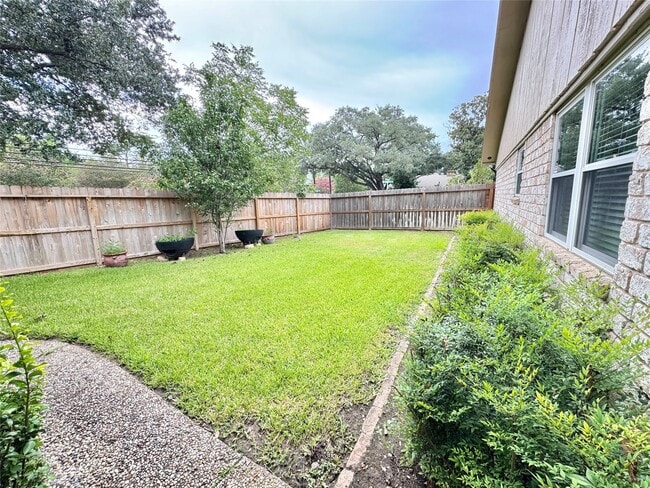 Building Photo - 13935 St Marys Ln