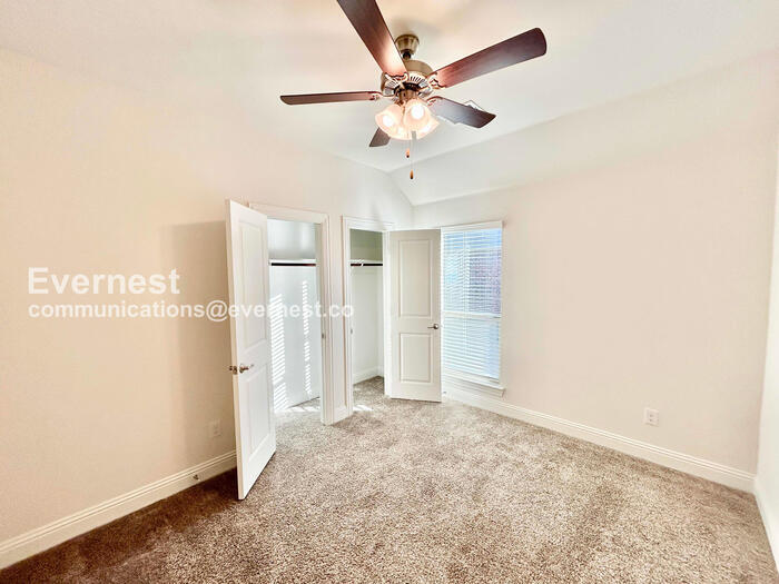 Building Photo - 11416 Culberson Dr