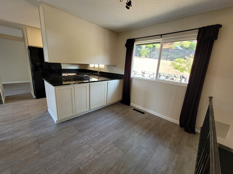 Kitchen - 8514 41st St W