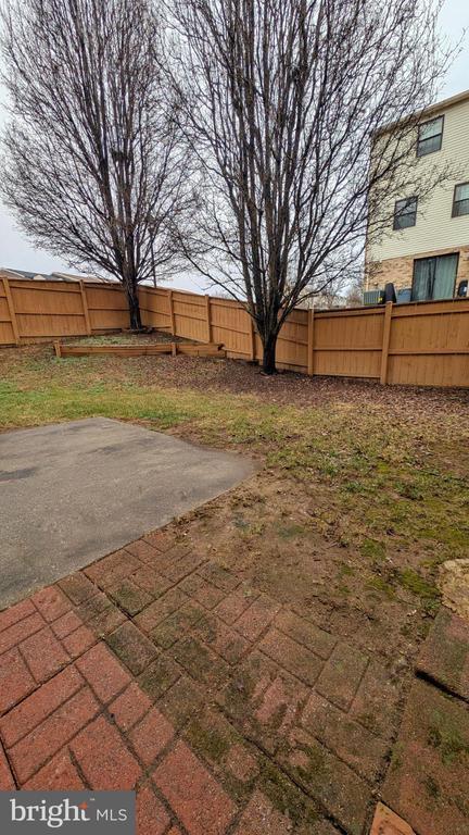 Building Photo - 33 Badger Gate Ct