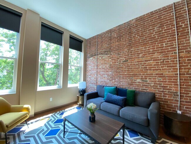 Building Photo - 83 Hanover St