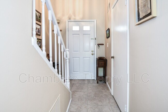 Building Photo - 2911-D S Woodstock St