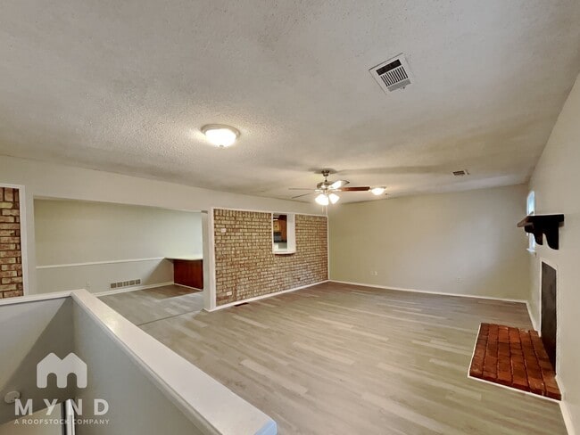 Building Photo - 1687 Coronet Dr