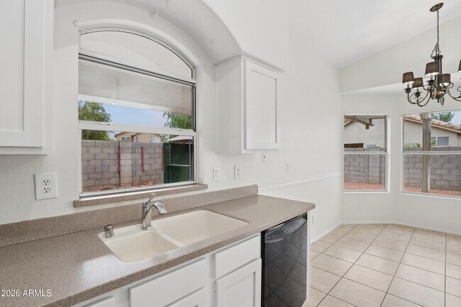 Building Photo - 15661 W Hammond Dr
