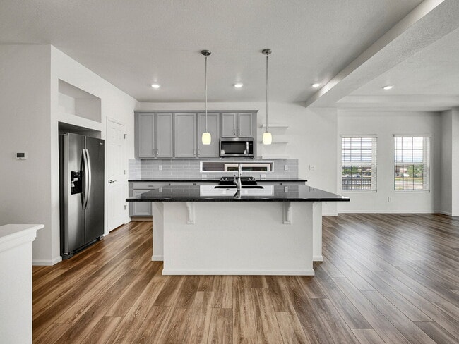 Building Photo - $3,295, 3 bed, 3 bath, located in Erie