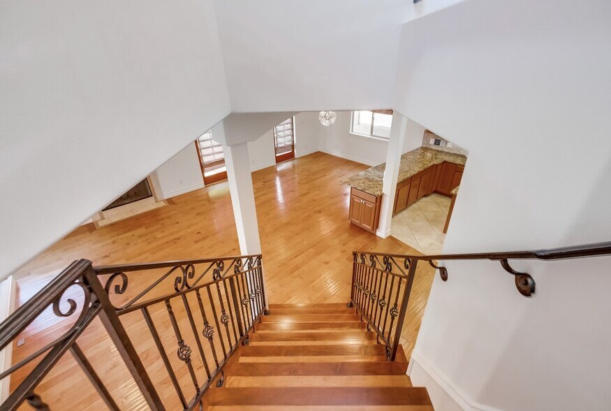 Building Photo - 1902 Marshallfield Ln