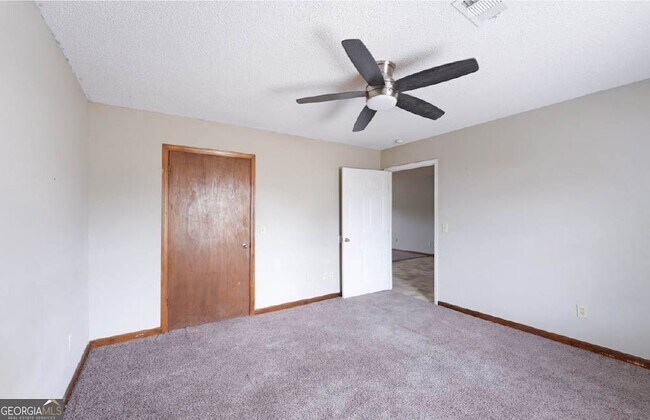 Building Photo - 124 Evergreen Trail SE
