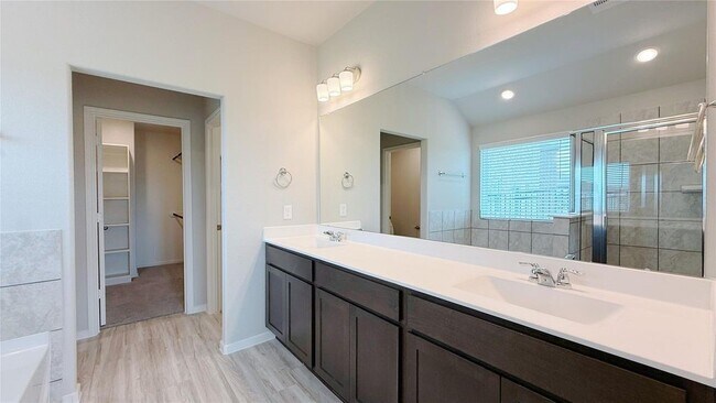 Building Photo - 27315 Blue Pool Dr