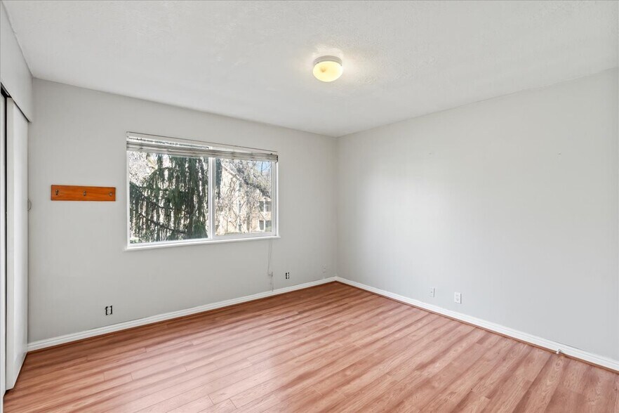 Building Photo - 1285 E Ridge Meadow Ln