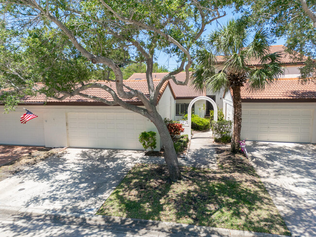 Building Photo - 604 Parkside Pl