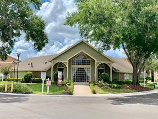 Building Photo - 2550 N Alafaya Trail