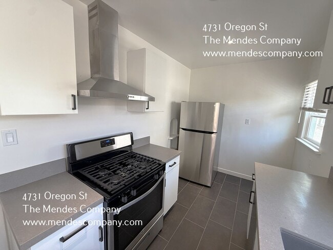 Building Photo - 4727 Oregon St