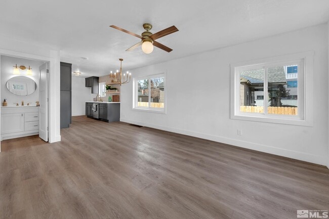 Building Photo - 402 Grand Canyon Blvd