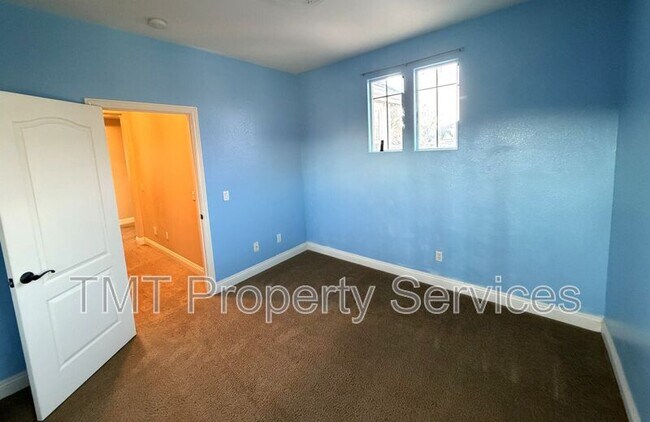 Building Photo - 6832 Salvaterra Cir