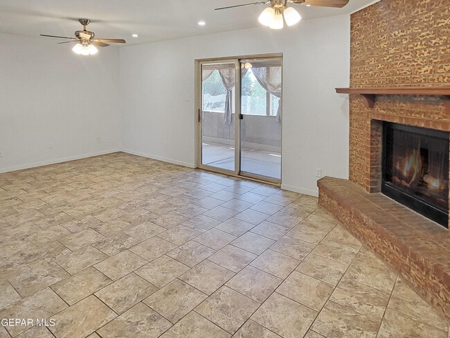 Building Photo - 1001 Shawnee Ln