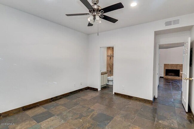 Building Photo - Renaissance Park Condo - Updated Penthouse...