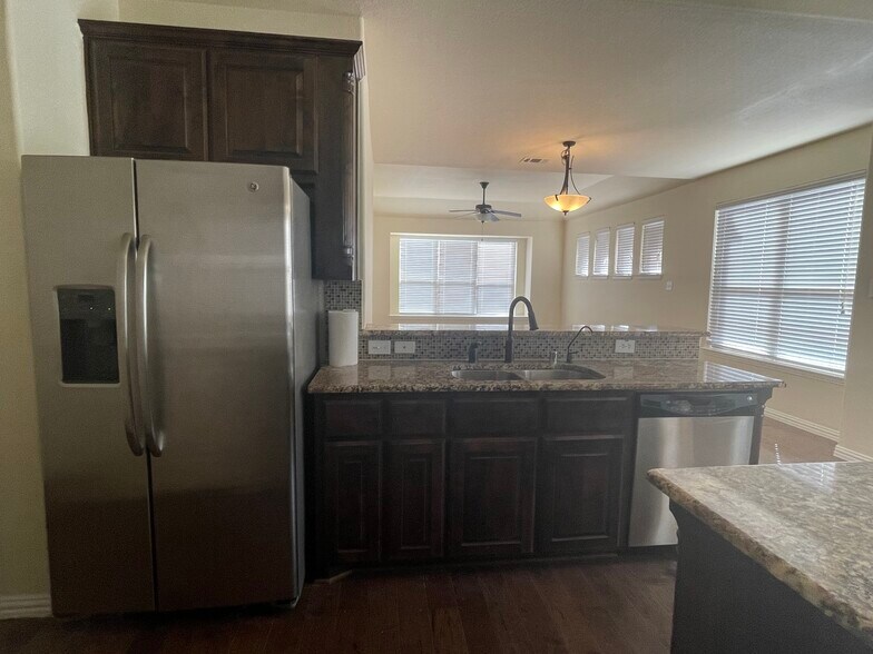 Kitchen - 434 Needham Dr