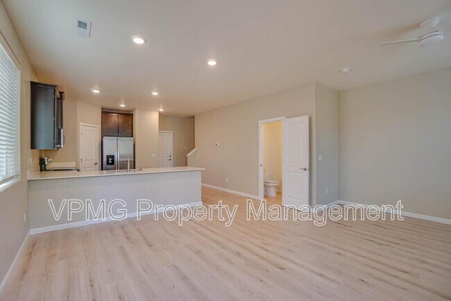 Building Photo - 7104 NE 155th Pl