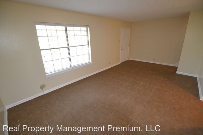 Building Photo - 3 br, 2.5 bath House - 2448 Shadowbrook Dr