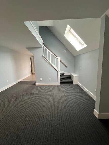 Building Photo - 17 Pleasant St