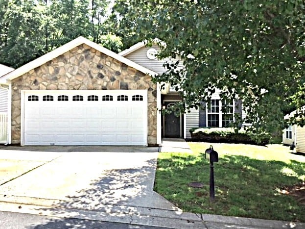Primary Photo - 5640 Regent Village Dr
