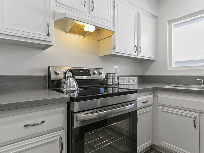 Building Photo - 20757 Plum Canyon Rd