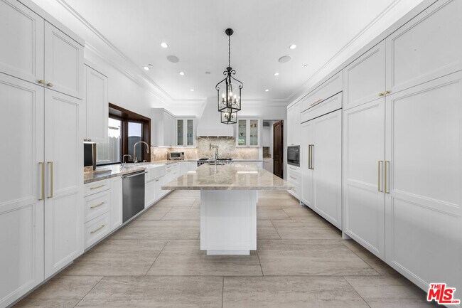 Building Photo - 1148 Centinela Ave