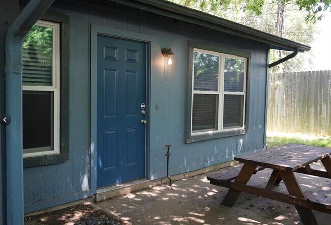 Primary Photo - 3321 Dolphin Dr