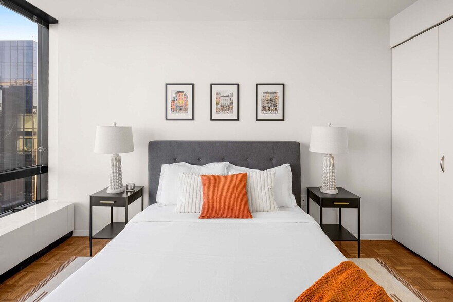 Building Photo - 420 E 61st St