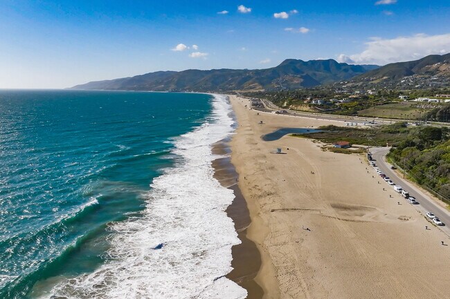 Building Photo - 6817 Seawatch Ln