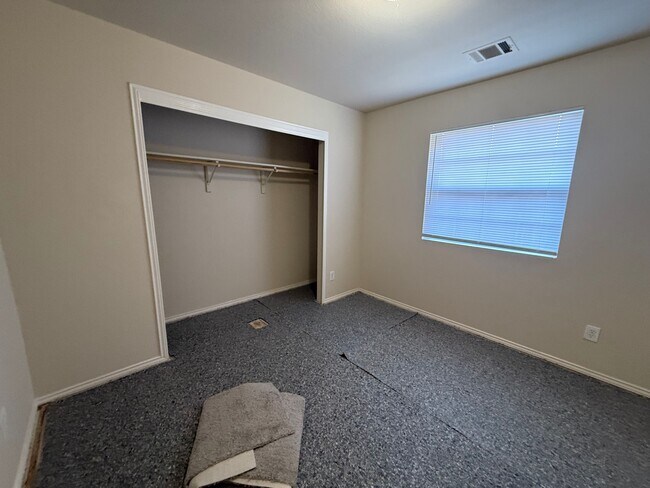 Building Photo - 101 Geronimo Cove