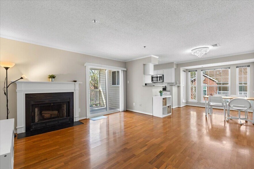 Building Photo - 1524 Lincoln Way