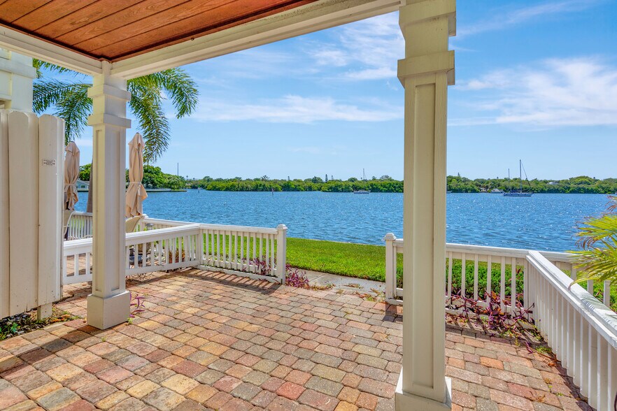 Building Photo - 3743 Pompano Dr SE
