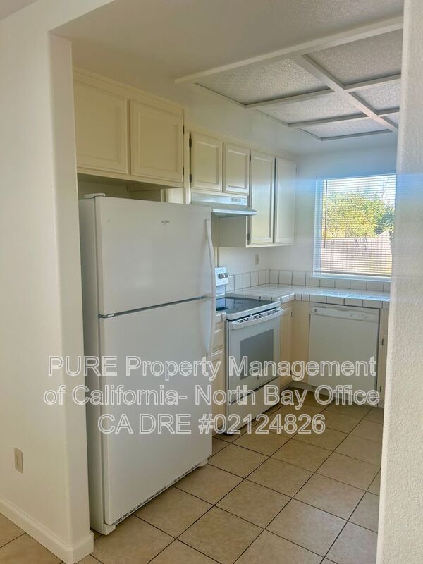 Building Photo - 1190 Exeter Dr