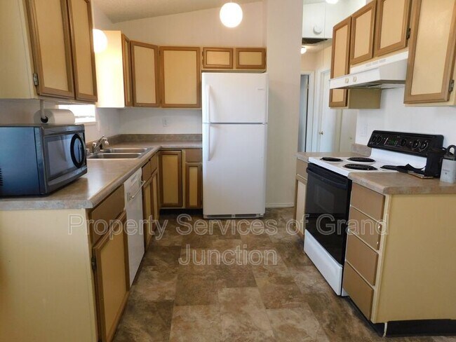 Building Photo - 2776 Grant Ct
