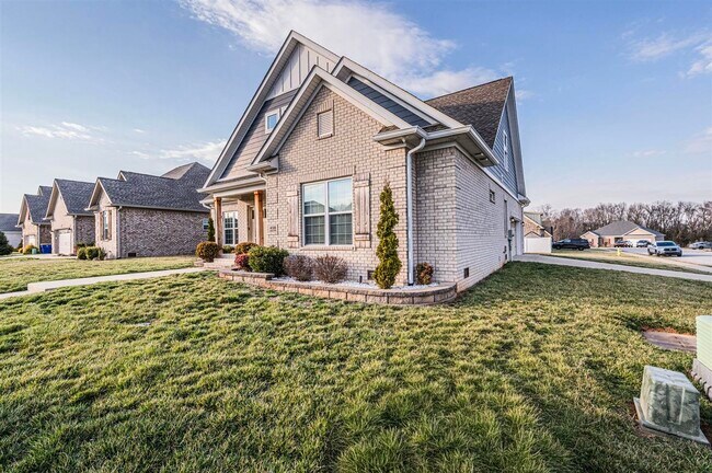 Building Photo - 456 Adalynn Cir